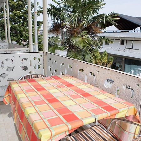 Ronzi Apartments Kamena Vourla Exterior photo