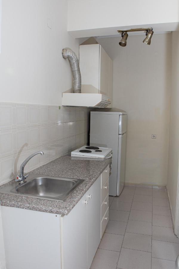 Ronzi Apartments Kamena Vourla Exterior photo