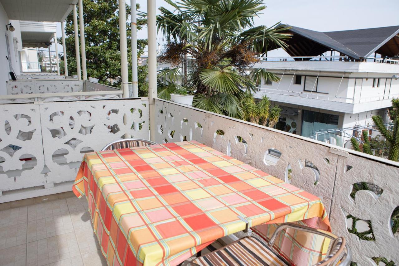 Ronzi Apartments Kamena Vourla Exterior photo