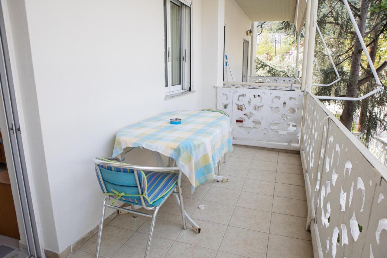 Ronzi Apartments Kamena Vourla Exterior photo