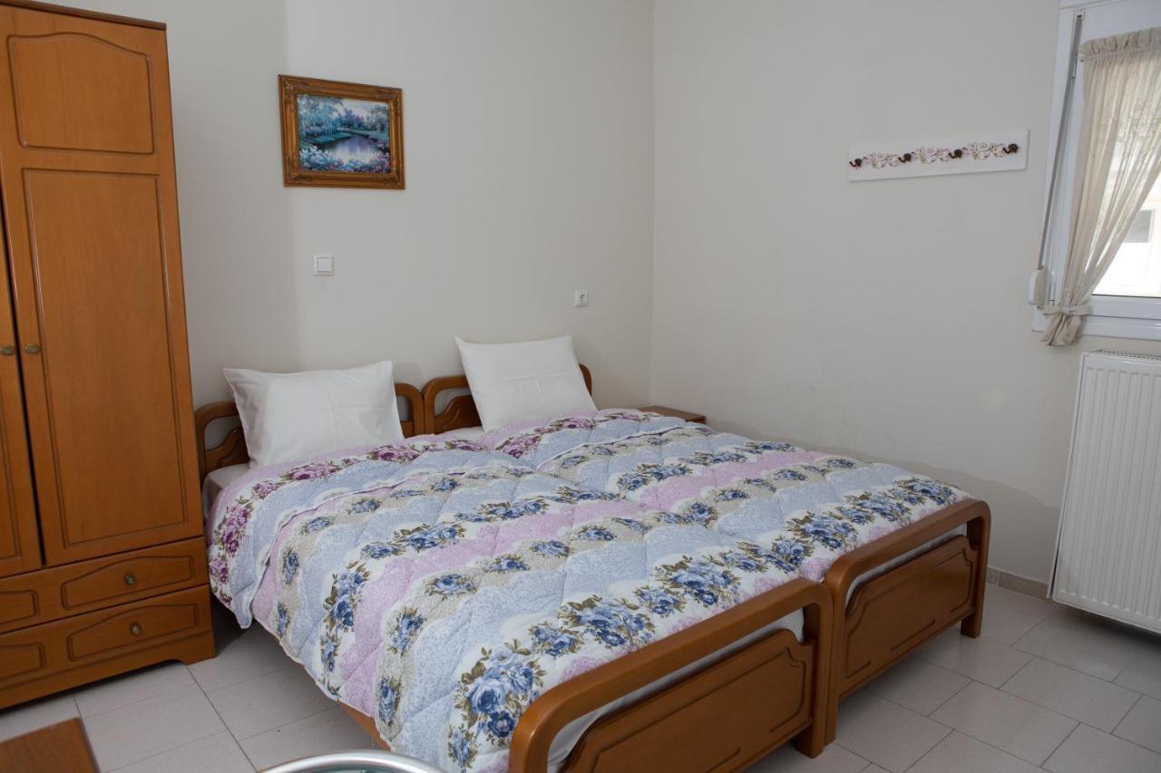 Ronzi Apartments Kamena Vourla Exterior photo