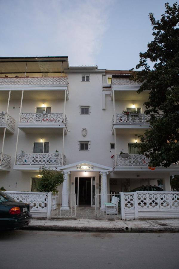 Ronzi Apartments Kamena Vourla Exterior photo