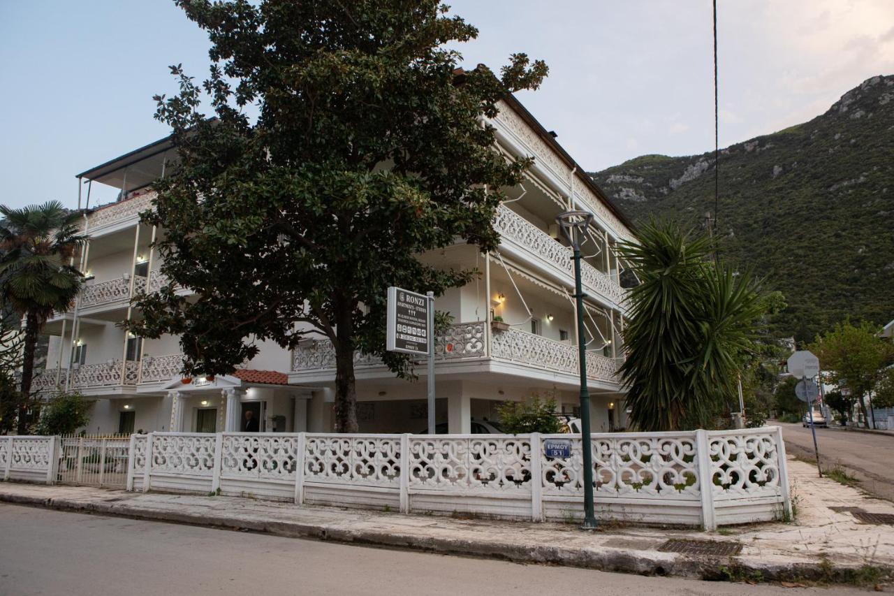 Ronzi Apartments Kamena Vourla Exterior photo